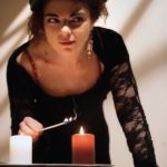 “Ας θυμηθούμε χωρίς νοσταλγία”-Μια αξιόλογη μουσικοθεατρική παράσταση της Μάνιας Παπαδημητρίου, την Παρασκευή στις Αιγές (Βλοβοκά)