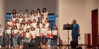 Δημοτική Παιδική Χορωδία Αιγιαλείας και Παιδική Χορωδία MUSYCA «γοήτευσαν» το κοινό του «Αλέκος Μέγαρης» xorodia-1