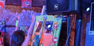 Εγκαινιάστηκε η έκθεση ζωγραφικής του Αλεσσάντρο ντε Μαρτίνο «Life on social glass» στα Παλαιά Σφαγεία Αιγίου ekthesi-7