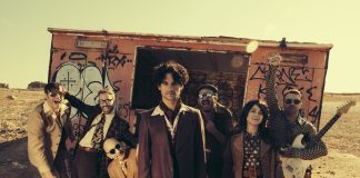 H μεγάλη επιτυχία «Ο Τυχαίος Θάνατος ενός Αναρχικού» με τον Πάνο Βλάχο στο «Γ. Παππάς» στο Αίγιο tixaios-1